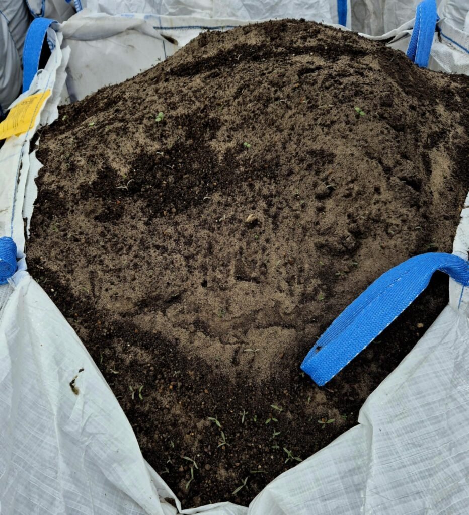 Juodžemis sijotas didmaišyje, 0.8 m3